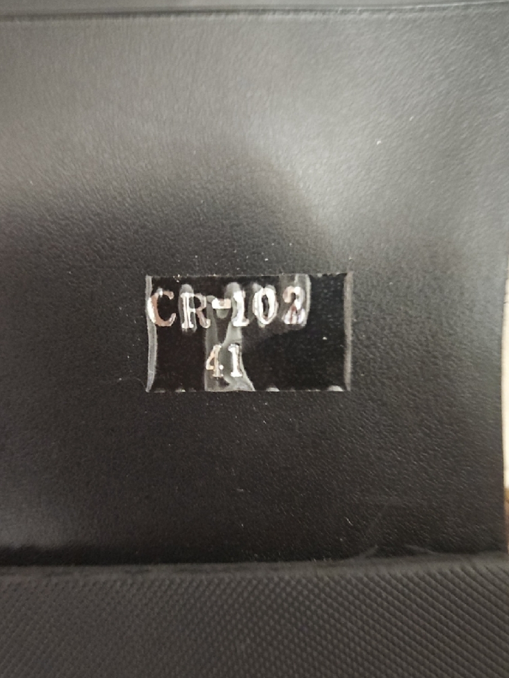 CHANEL White Thong Sandals with Gold Chain Detail - Picture 9 of 11